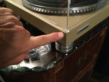 Pioneer PL-560 Turntable, Near Mint, Shure M70BX Cartridge, New Lid, Serviced, Watch Video!