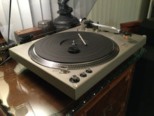 Technics SL-1650 Turntable, Absolutely Mint Time Capsule, Stacker Spindle, Audio Technica AT14Sa Cartridge, Serviced, Watch Video!