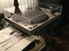 Technics SL-1800 Turntable, Just About Mint, Shure RXT6 Cartridge, New Lid, Serviced & Recapped, Original Manual, Watch Video!