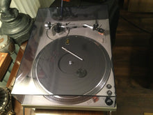 Technics SL-1650 Turntable, Absolutely Mint Time Capsule, Stacker Spindle, Audio Technica AT14Sa Cartridge, Serviced, Watch Video!