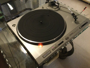 TECHNICS SL-D303 TURNTABLE, JUST ABOUT MINT, STANTON 680 CARTRIDGE, SERVICED, WARCH VIDEO!