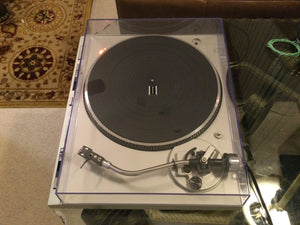 TECHNICS SL-D303 TURNTABLE, JUST ABOUT MINT, STANTON 680 CARTRIDGE, SERVICED, WARCH VIDEO!