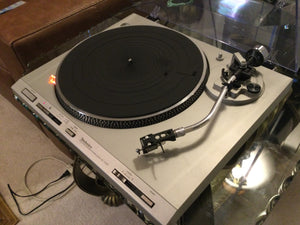 TECHNICS SL-D303 TURNTABLE, JUST ABOUT MINT, STANTON 680 CARTRIDGE, SERVICED, WARCH VIDEO!