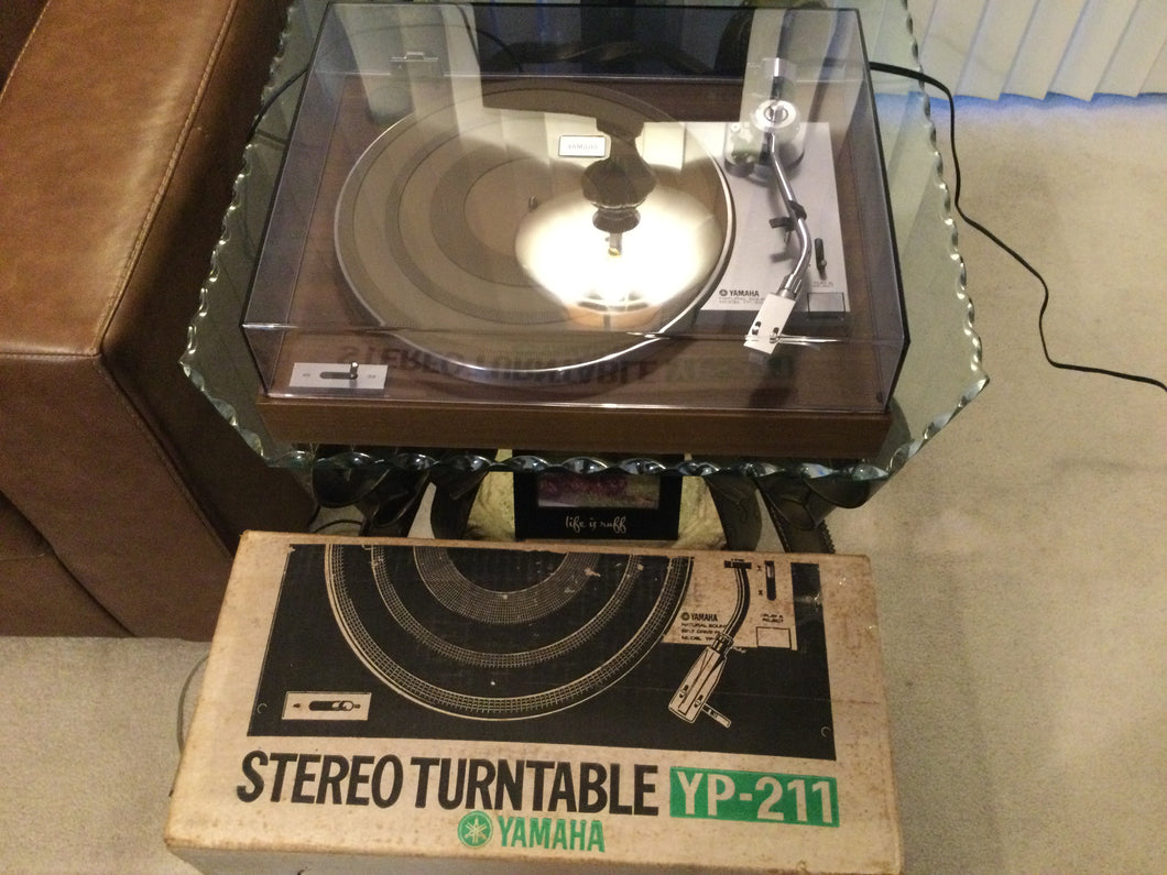 Yamaha YP-211 Turntable, Just About Mint, Audio Technica Cartridge, Original Box, Serviced, Watch Video!