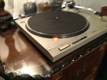 Technics SL-D202 Turntable, Extra Clean, Audio Technica Cartridge, New Lid, Serviced, Watch Video!